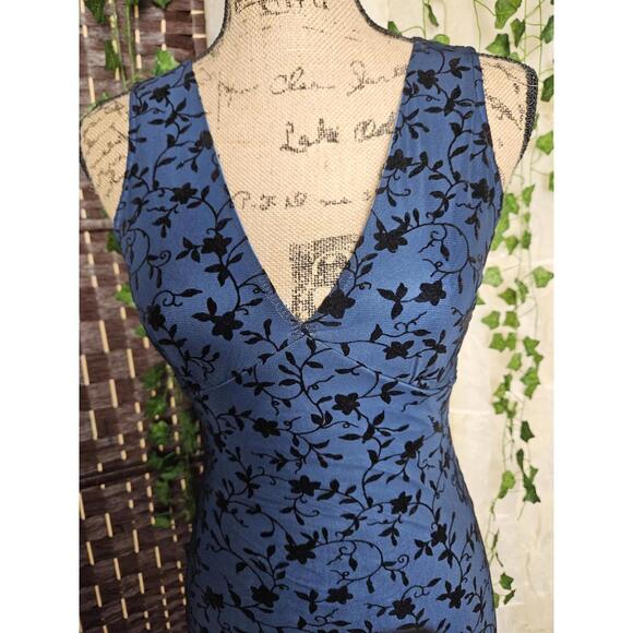 Elegant Blue and Black Floral Patterned Sleeveless Maxi Dress Y2K 90's Look - Picture 2 of 3